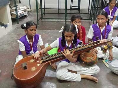 Veena Image 1